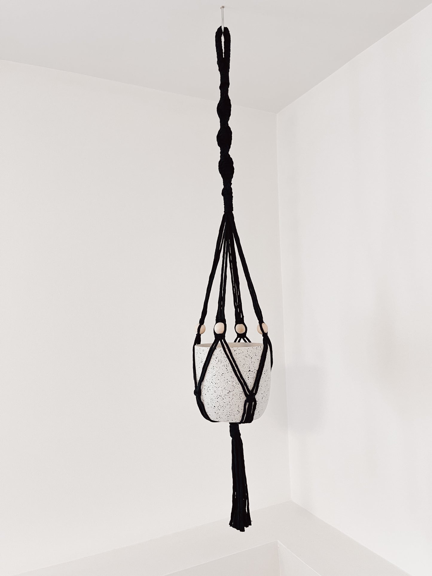 Beaded Plant Hanger - black